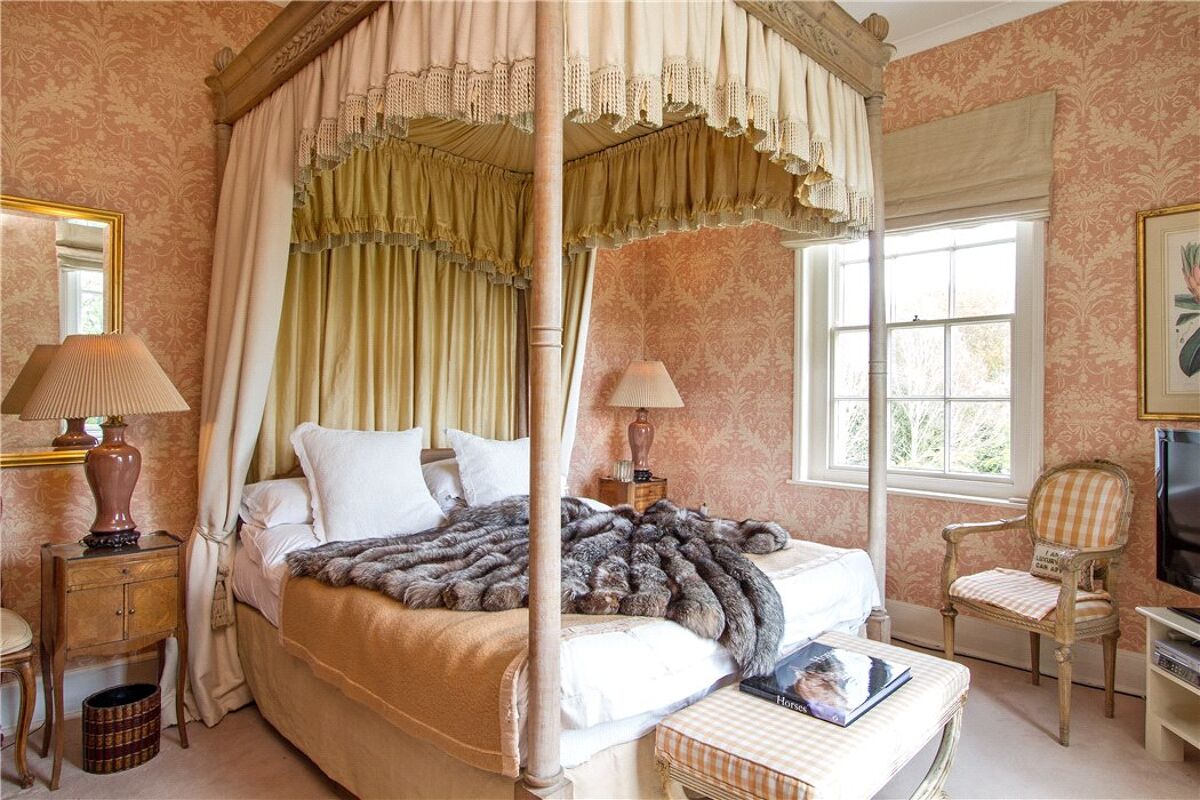 Immobili in vendita Bath Road, Hungerford, Berkshire, RG17 Knight Frank