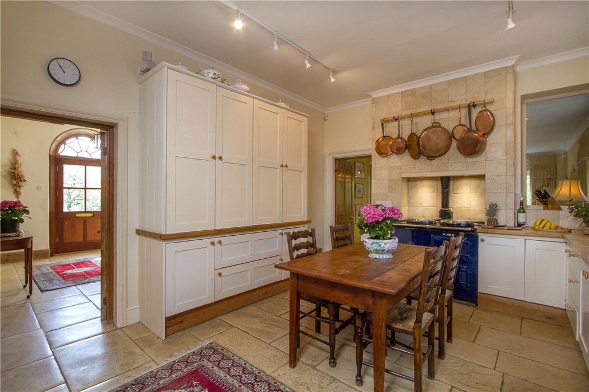 Immobili in vendita Bath Road, Hungerford, Berkshire, RG17 Knight Frank