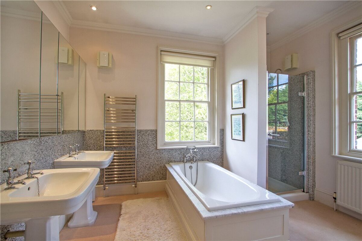 Immobili in vendita Bath Road, Hungerford, Berkshire, RG17 Knight Frank