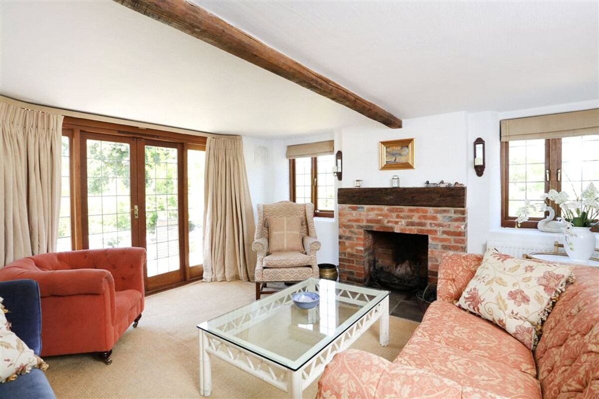 house for sale in Box Hedge Cottage, Eastbury, Hungerford, Berkshire