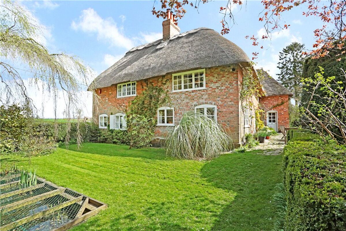 house for sale in Little Estcotts, Firgreen, Burbage, Marlborough