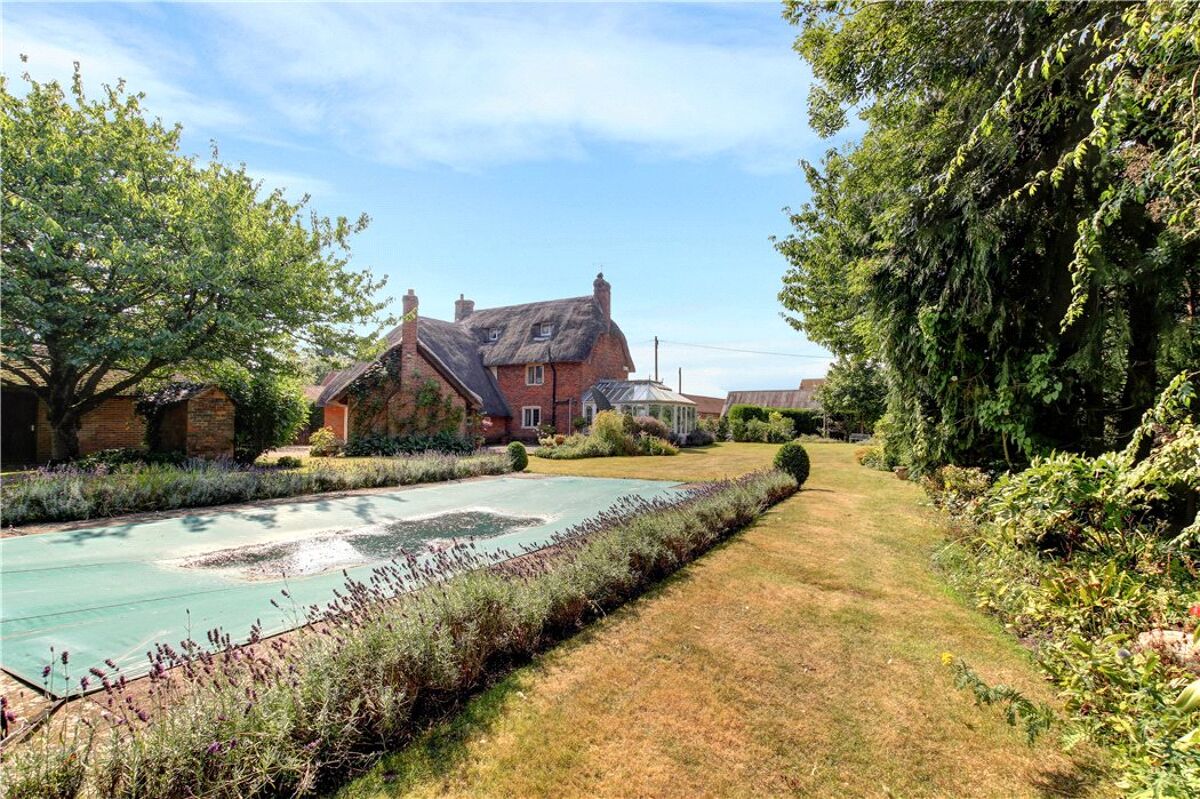 house for sale in Hilcott, Pewsey, Wiltshire, SN9 HNG160039 Knight