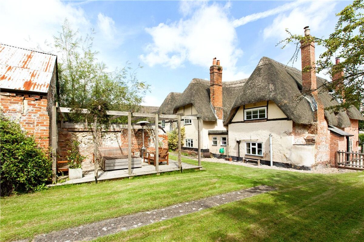 house for sale in Appleshaw, Andover, Hampshire, SP11 HNG160172 Knight Frank