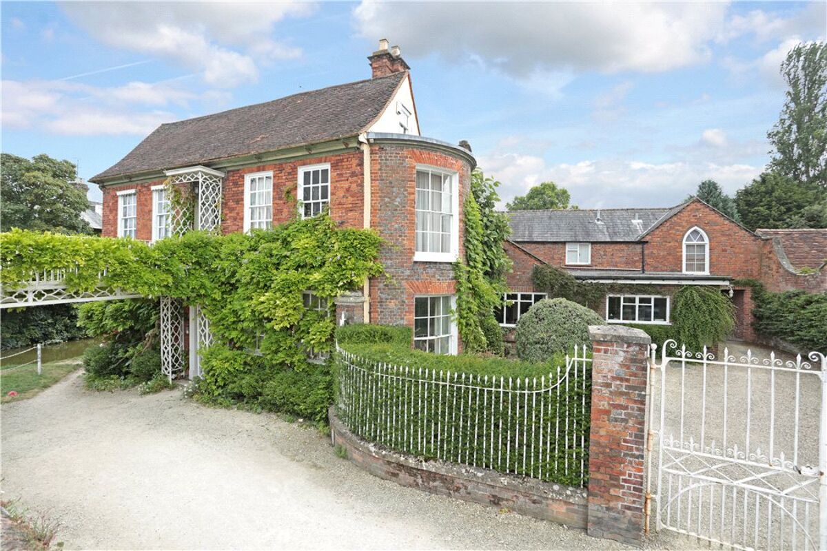 house for sale in High Street, Hungerford, Berkshire, RG17 HNG160192