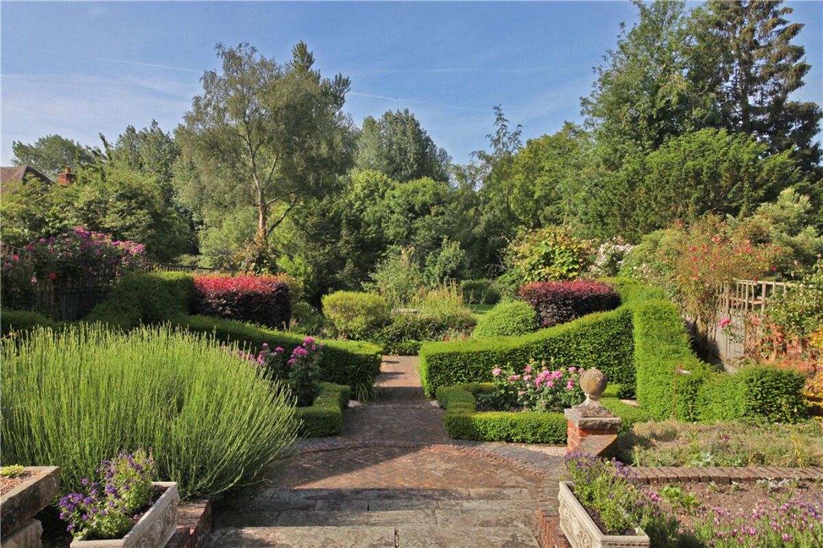 house for sale in Church Road, Shaw, Newbury, Berkshire, RG14