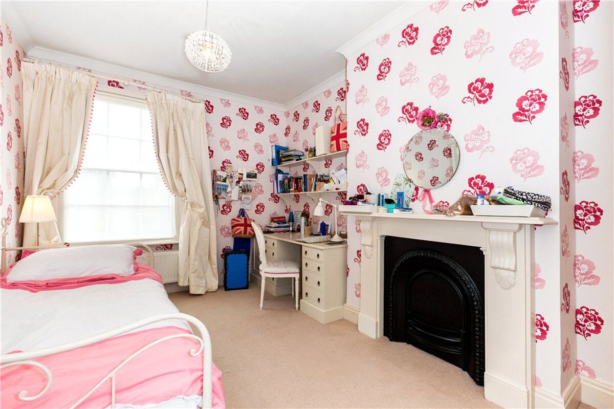 house for sale in Church Road, Shaw, Newbury, Berkshire, RG14