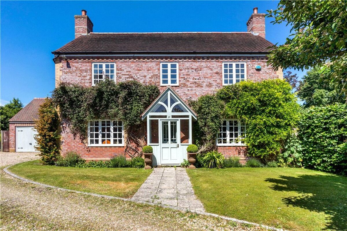house for sale in Granary Road, Great Bedwyn, Marlborough, Wiltshire