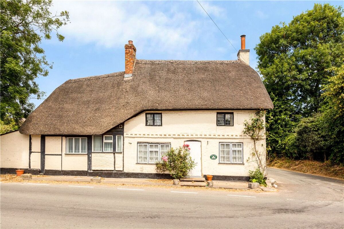 house for sale in East Grafton, Marlborough, Wiltshire, SN8 HNG180149 Knight Frank house for sale in East Grafton, Marlborough, Wiltshire, SN8 HNG180149 Knight Frank
