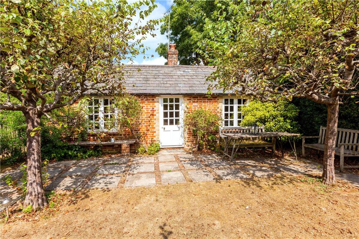 house for sale in Bedwyn Common, Marlborough, Wiltshire, SN8