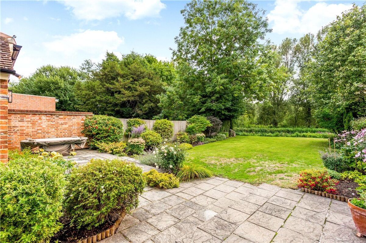 house for sale in The Tanyard, Chilton Foliat, Hungerford, Wiltshire, RG17 HNG180170 Knight