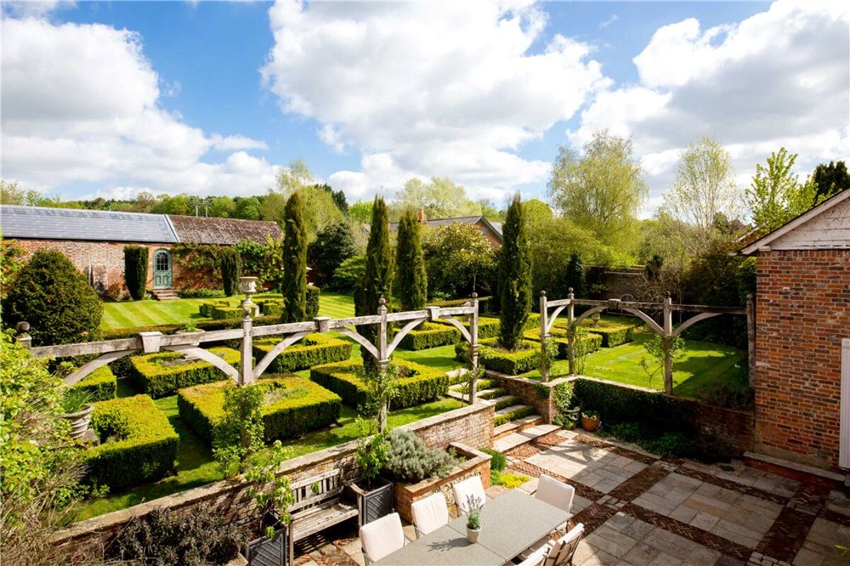 house for sale in Chilton Foliat, Hungerford, Wiltshire, RG17