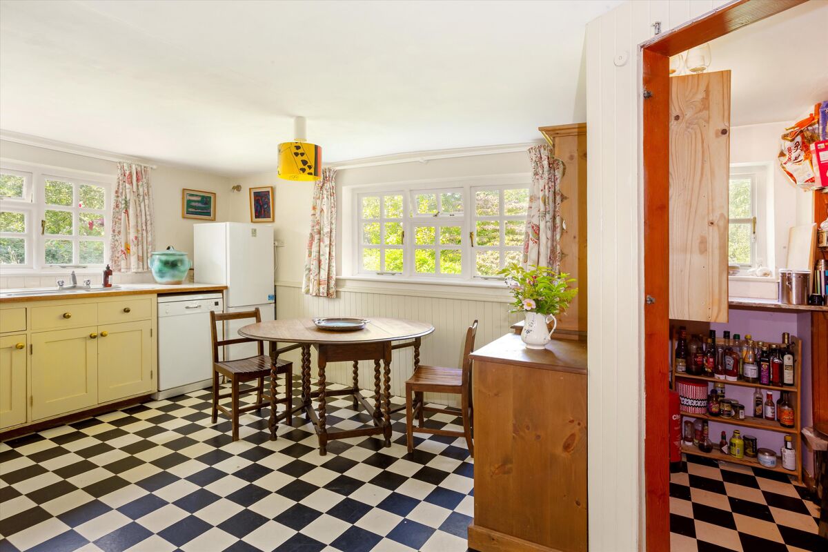 house for sale in Southcott, Pewsey, Wiltshire, SN9 HNQ012019114