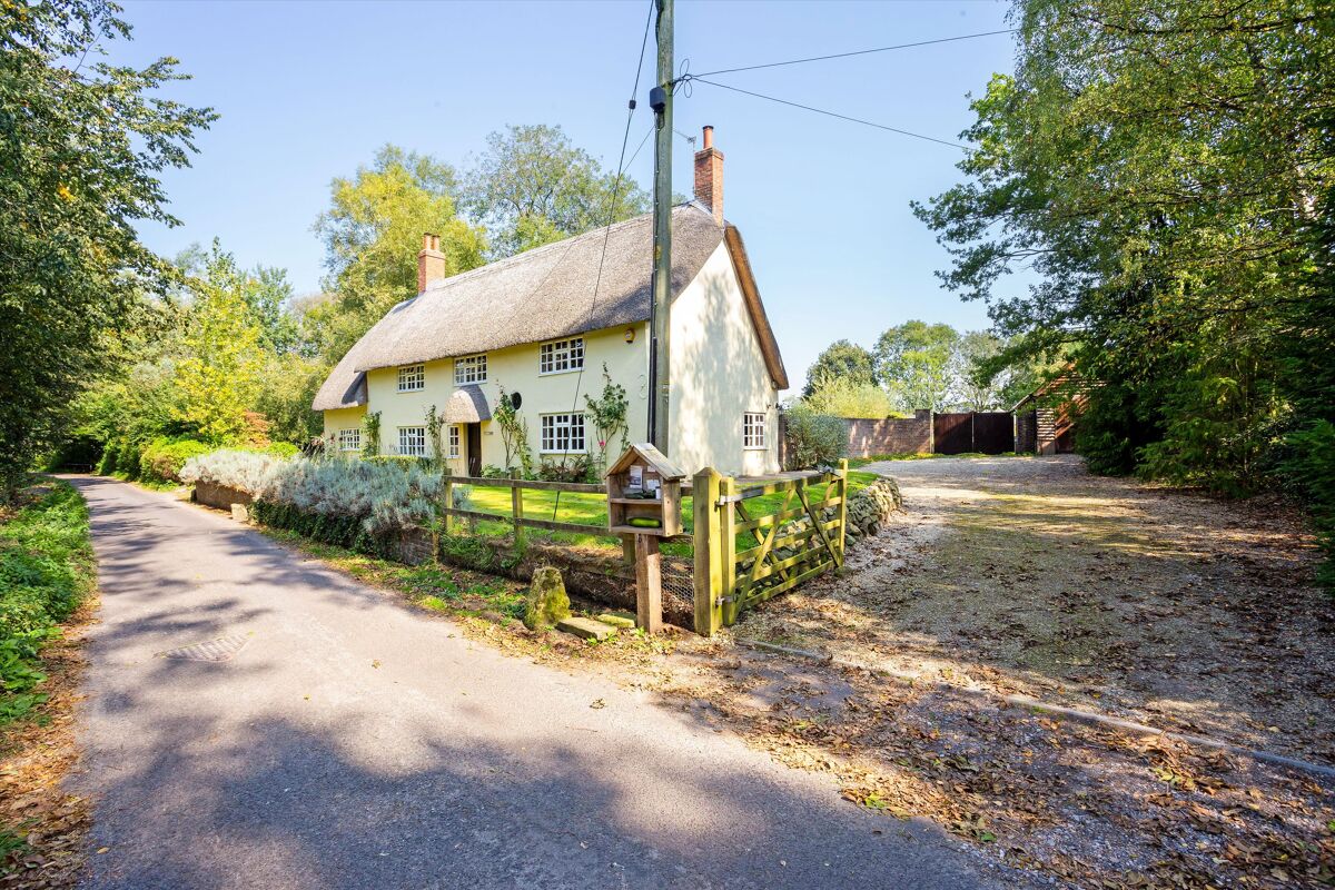 house for sale in Southcott, Pewsey, Wiltshire, SN9 HNQ012019114