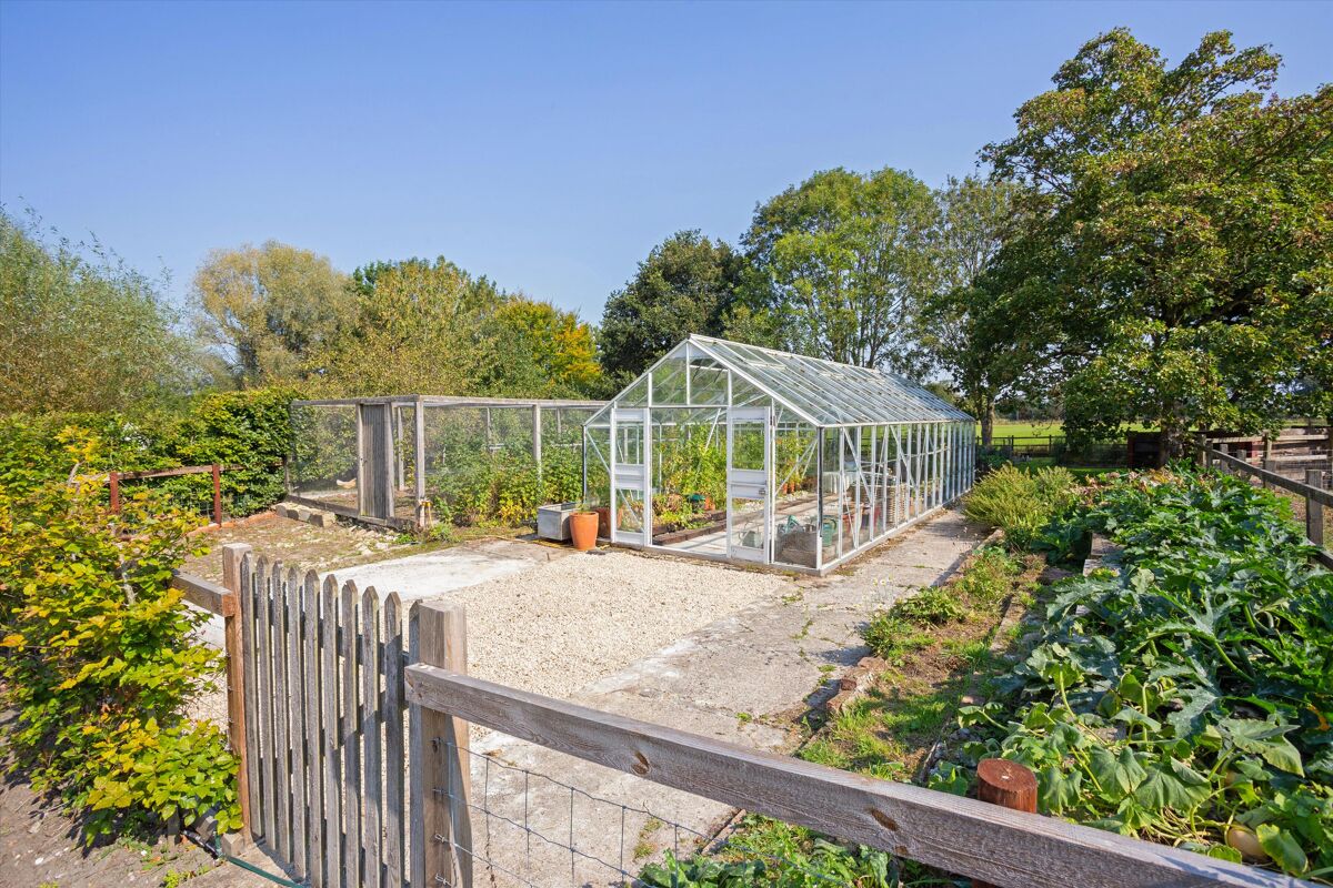 house for sale in Southcott, Pewsey, Wiltshire, SN9 HNQ012019114