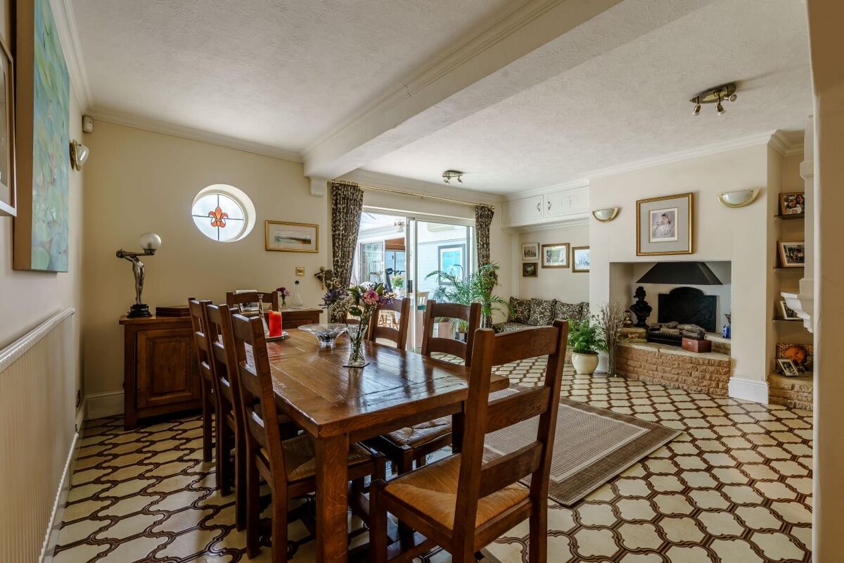 house for sale in Greenham, Newbury, Berkshire, RG19 HNQ012023673