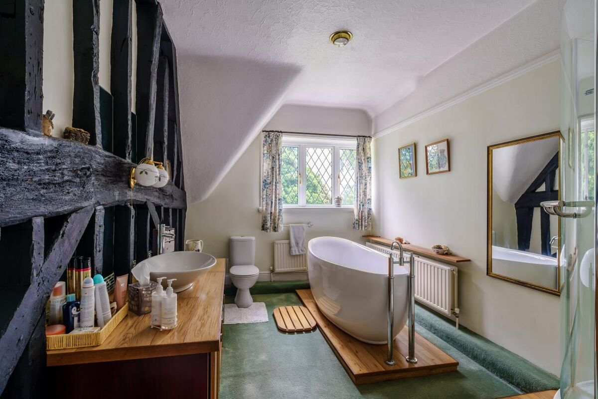 house for sale in Greenham, Newbury, Berkshire, RG19 HNQ012023673