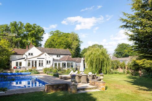 Picture of 4 bedroom house for sale.