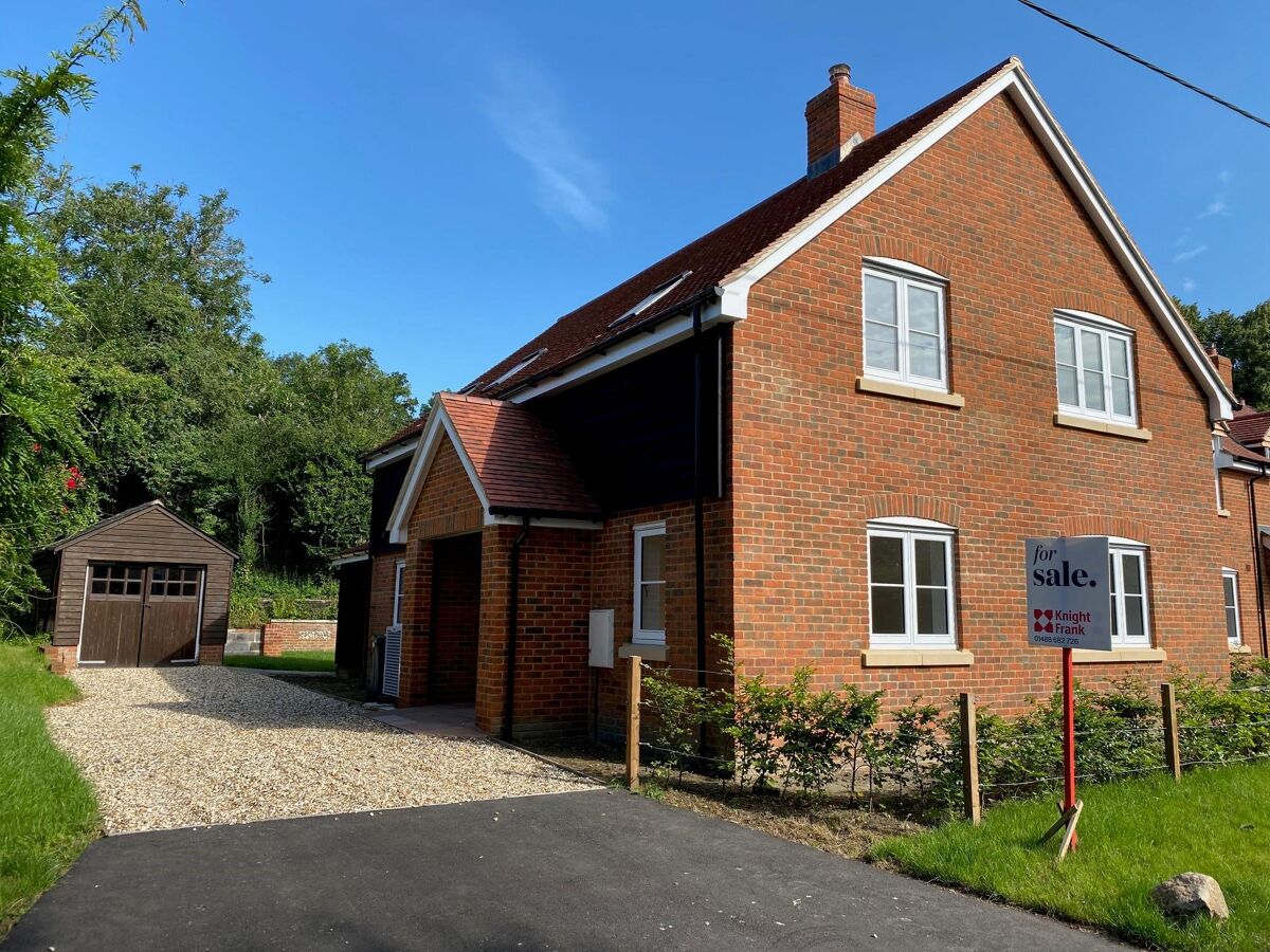 house for sale in Lower Chute, Andover, Wiltshire, SP11 HNQ012092073