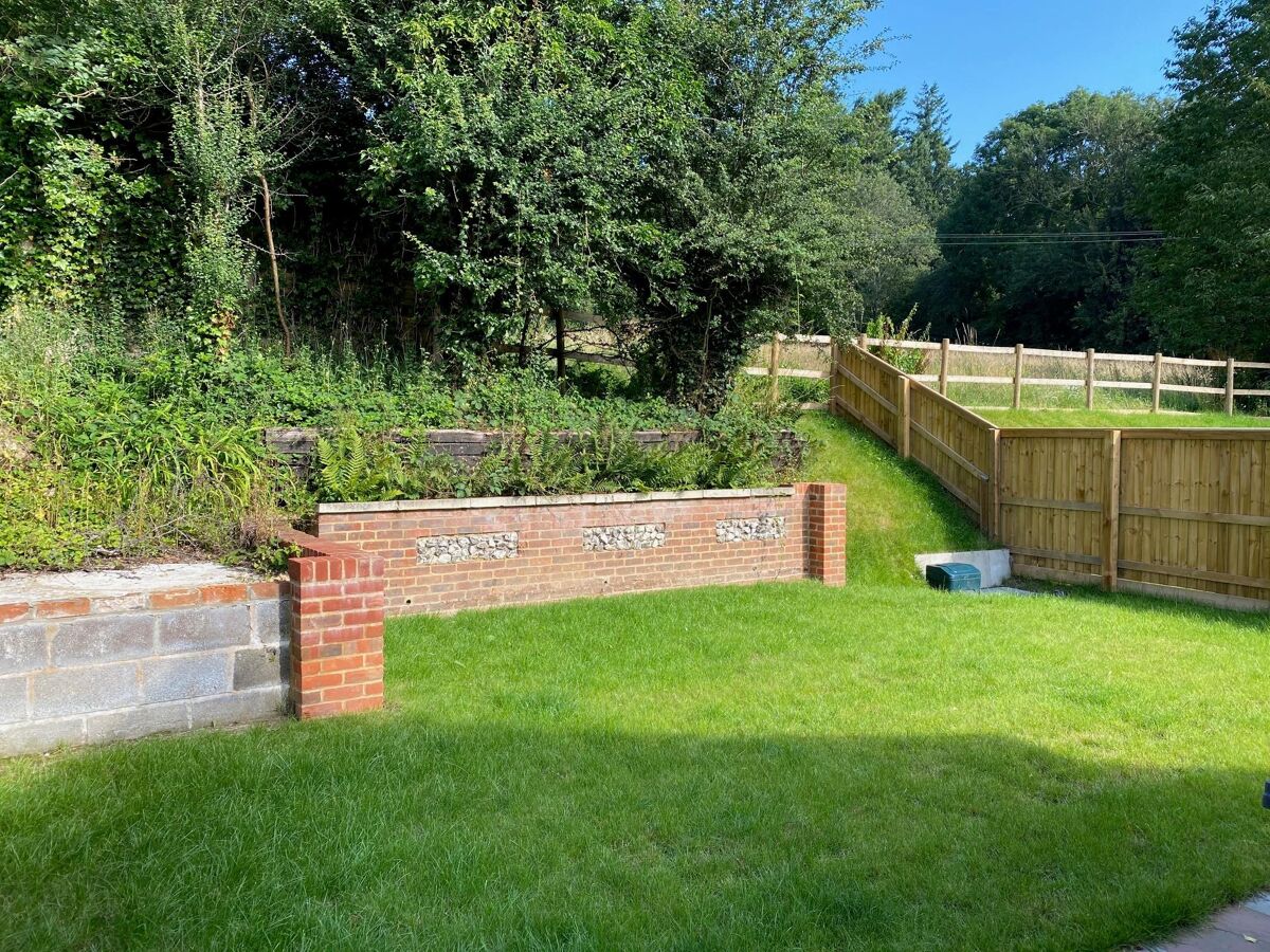 house for sale in Lower Chute, Andover, Wiltshire, SP11 HNQ012092073