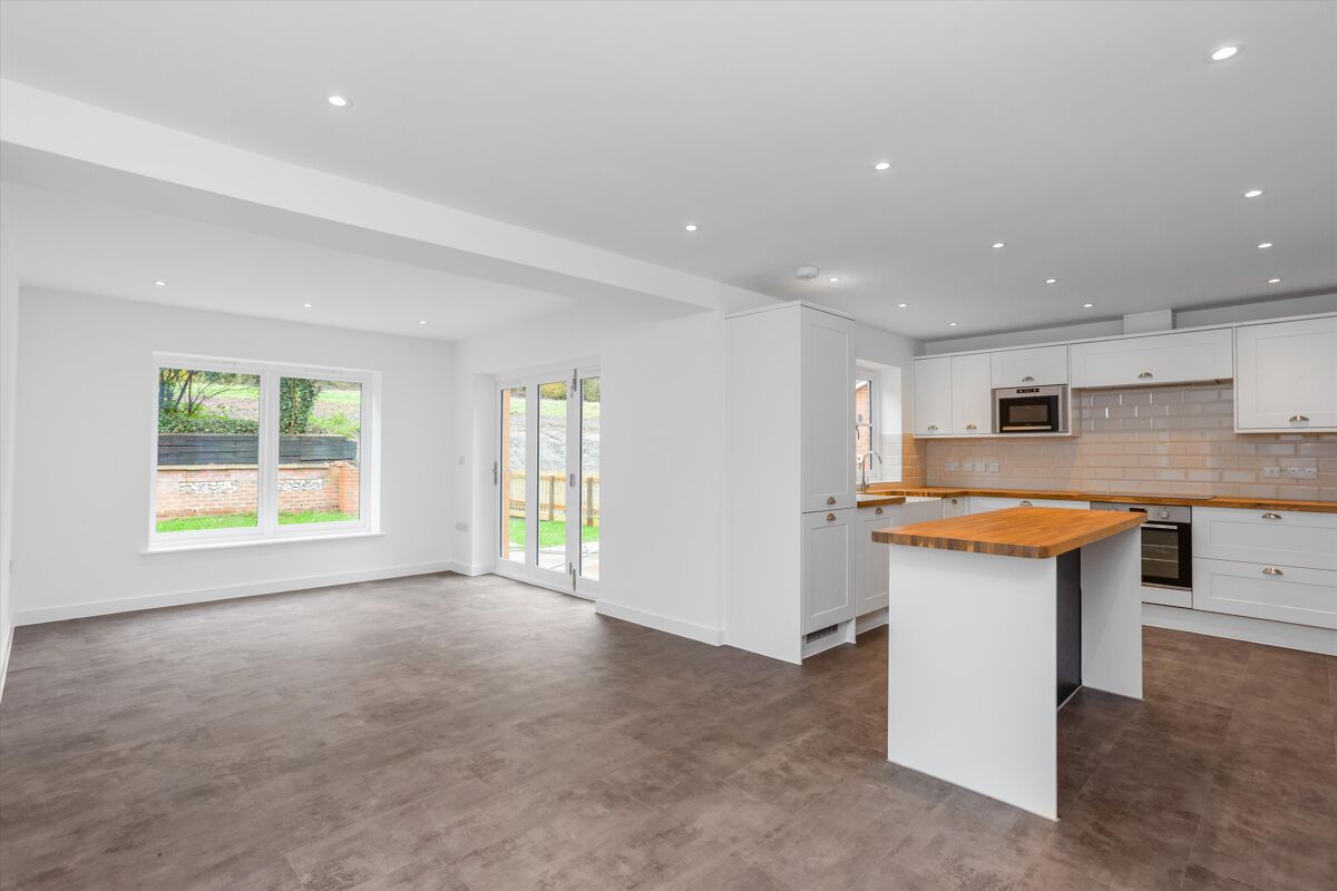 house for sale in Lower Chute, Andover, Wiltshire, SP11 HNQ012092073