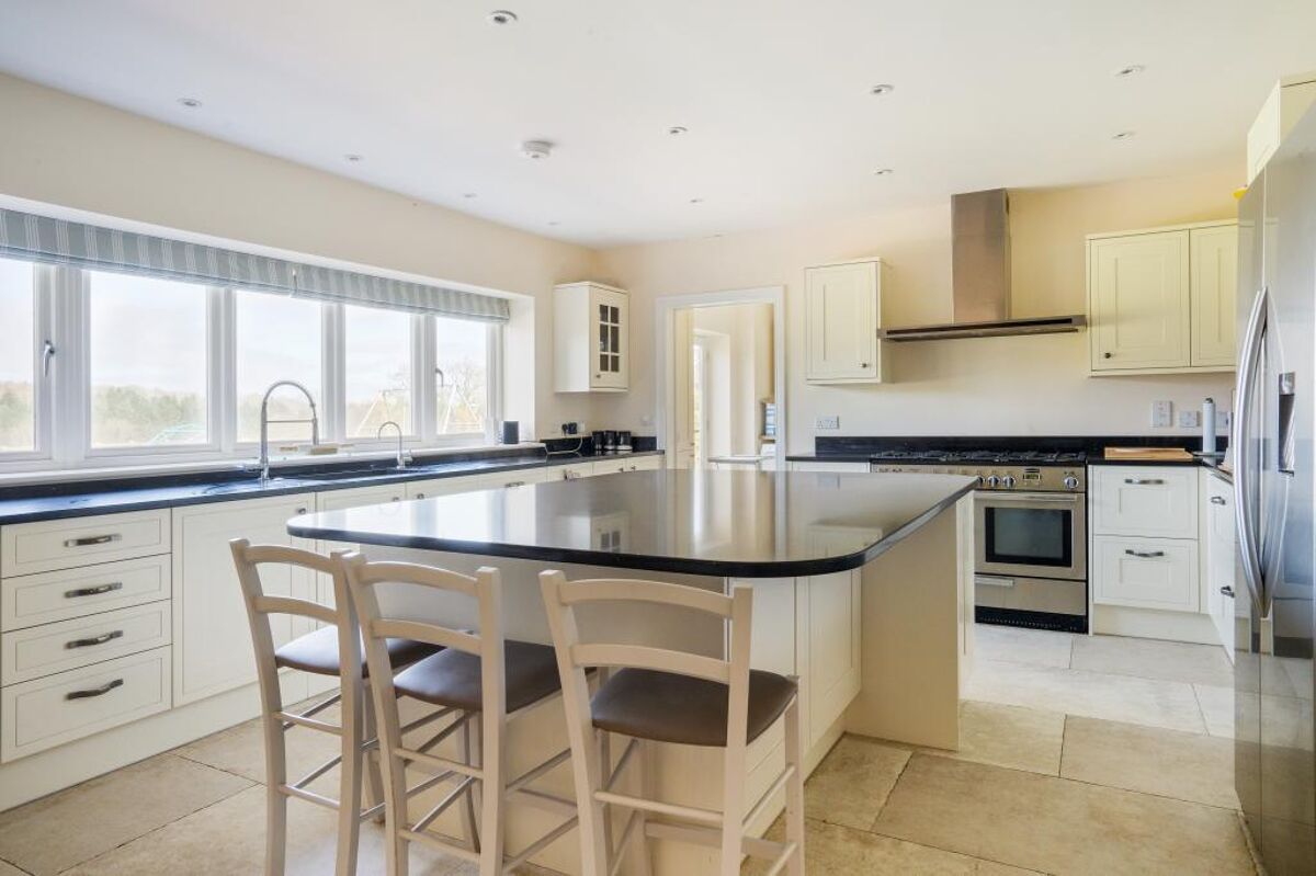 house for sale in The Ridge, Cold Ash, Thatcham, Berkshire, RG18 HNQ012133904 Knight Frank