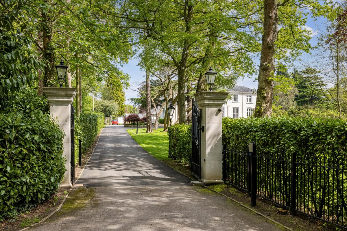 house for sale in Bognor Road, Broadbridge Heath, Horsham, West Sussex