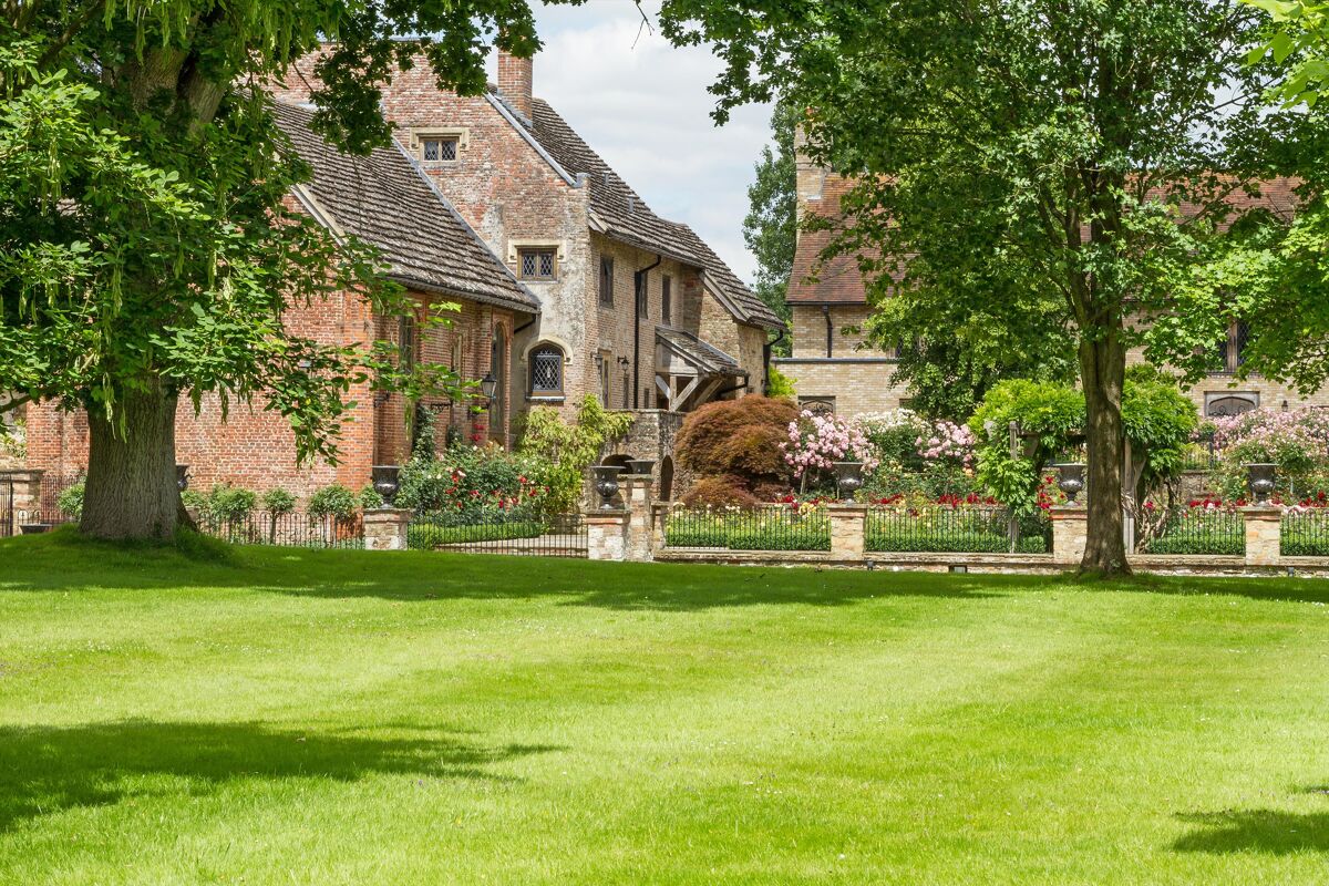 house for sale in Denne Road, Horsham, West Sussex, RH12 HOR150058