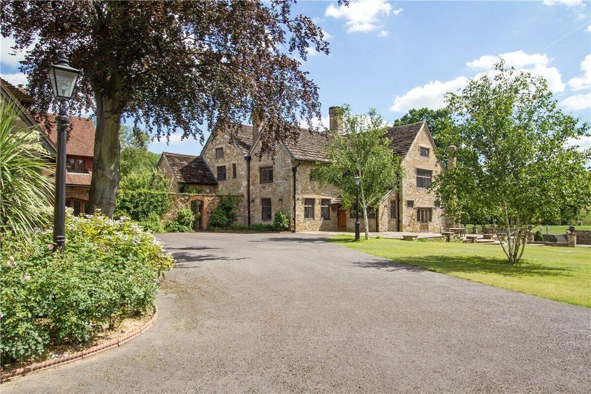 house for sale in Denne Road, Horsham, West Sussex, RH12 HOR150058