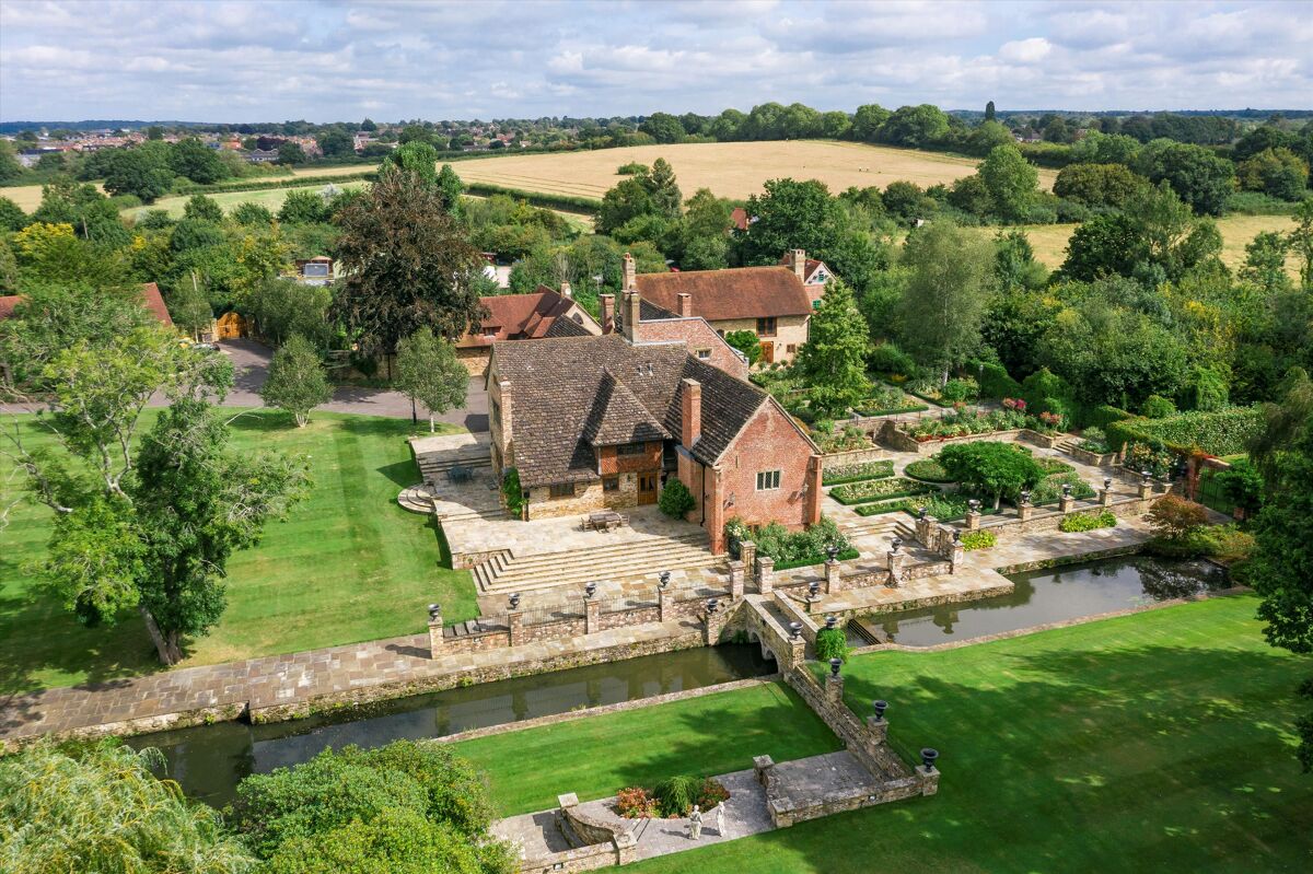 house for sale in Denne Road, Horsham, West Sussex, RH12 HOR150058