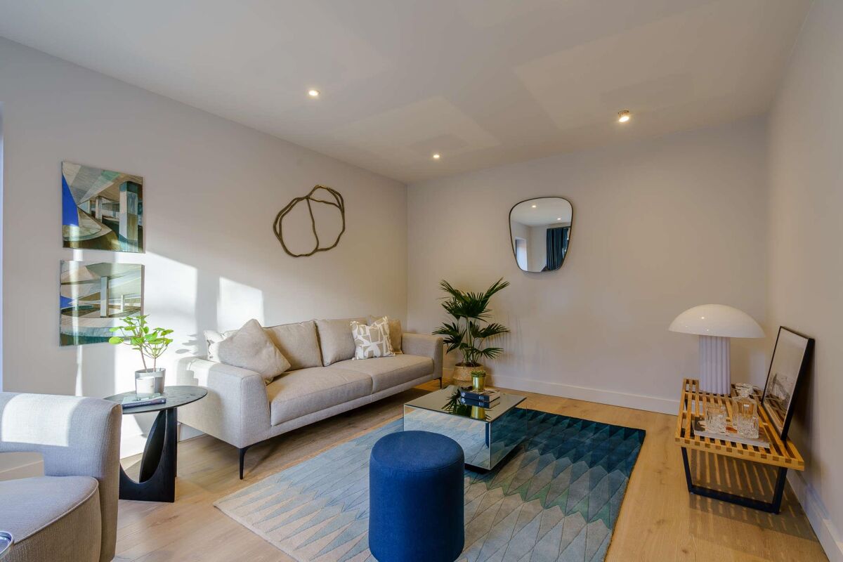 house for sale in Kemble Mews, HenleyonThames, RG9. HOT012004140