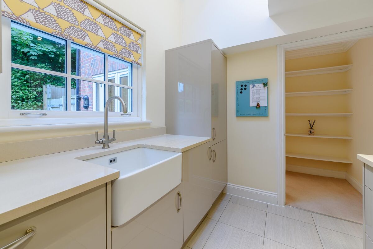 flat for sale in Bridge Park, Twyford, Reading, Berkshire, RG10