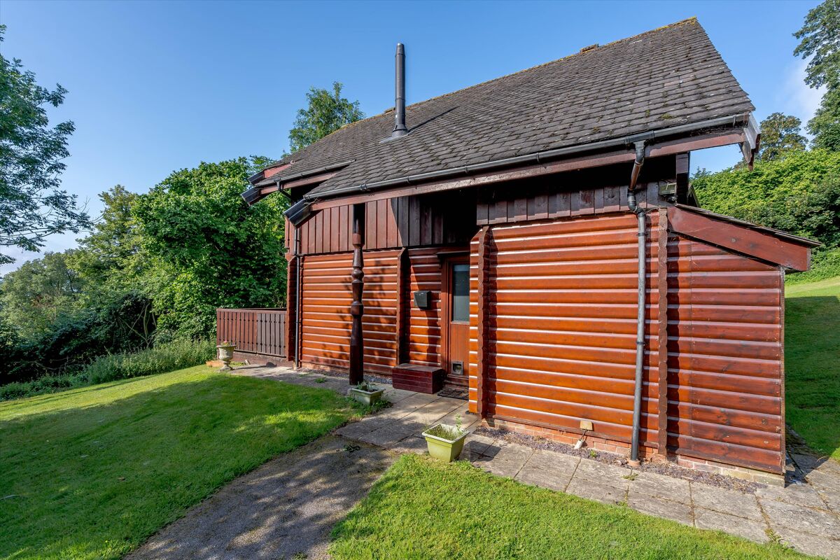 house for sale in Harleyford, Henley Road, Marlow, SL7 HOT012009678