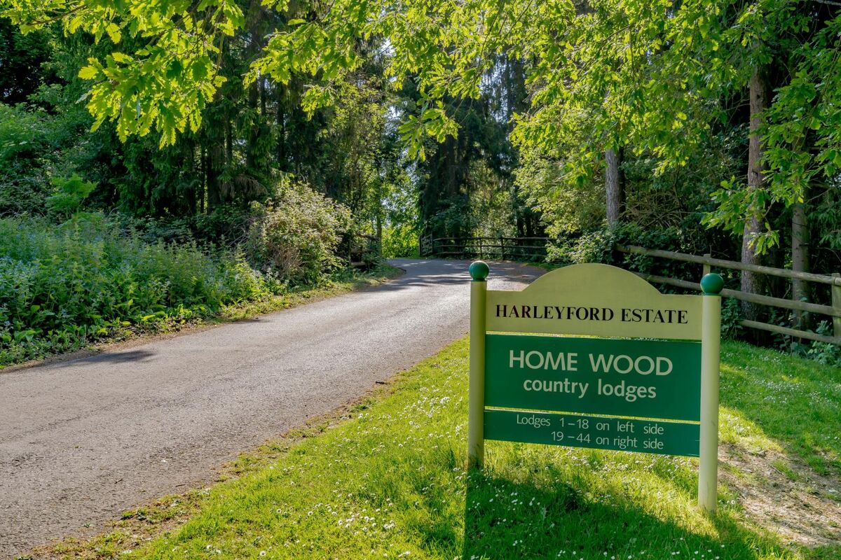 house for sale in Harleyford, Henley Road, Marlow, SL7 HOT012009678