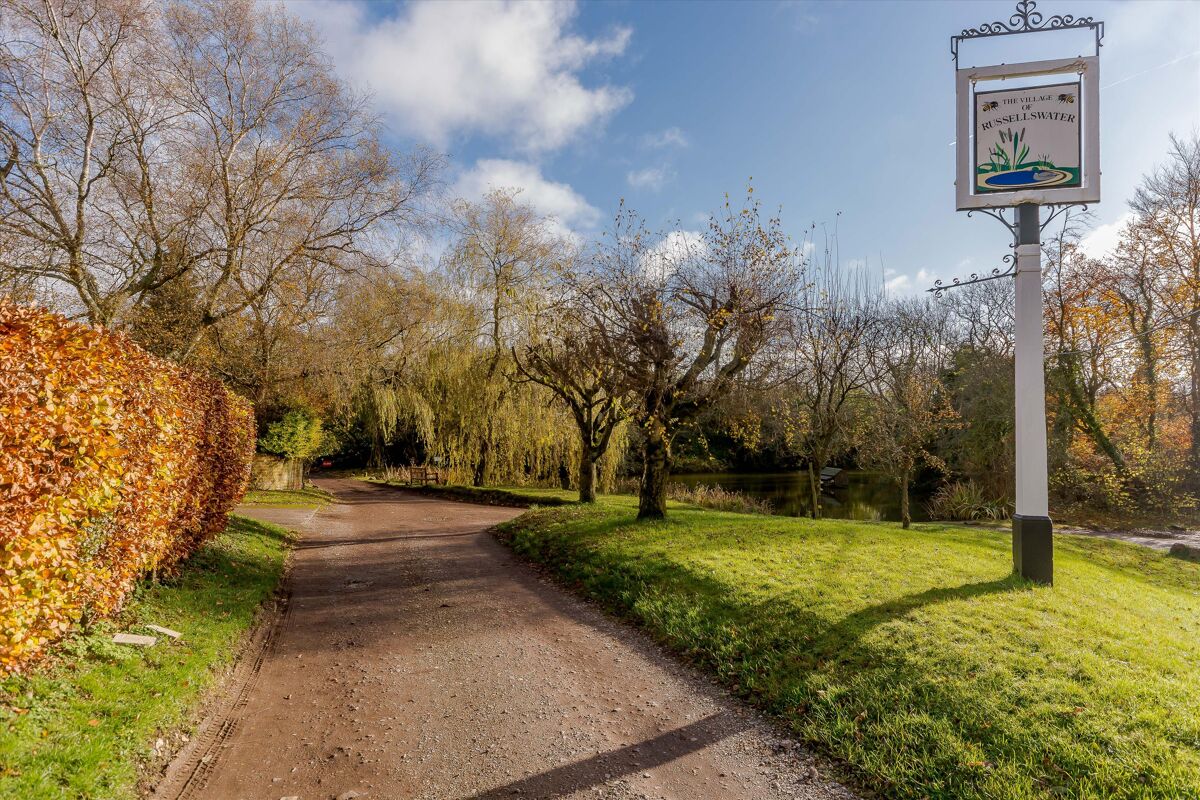 house for sale in Russells Water, HenleyonThames, Oxfordshire, RG9 HOT012028555 Knight Frank