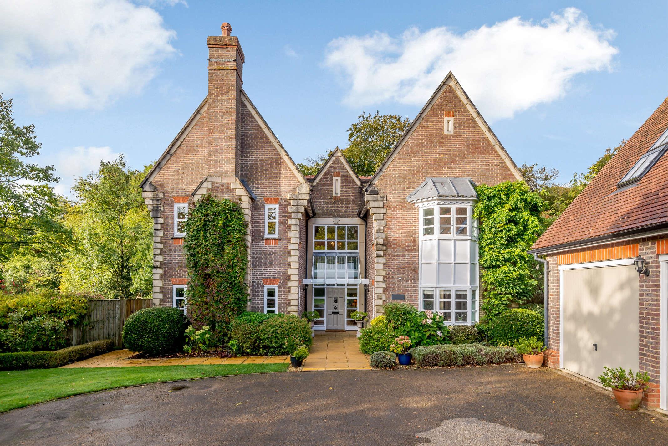 Estate Agents in HenleyonThames Knight Frank (UK)