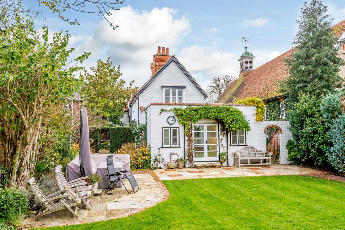 townhouse for sale in High Street, Wargrave, Berkshire, RG10