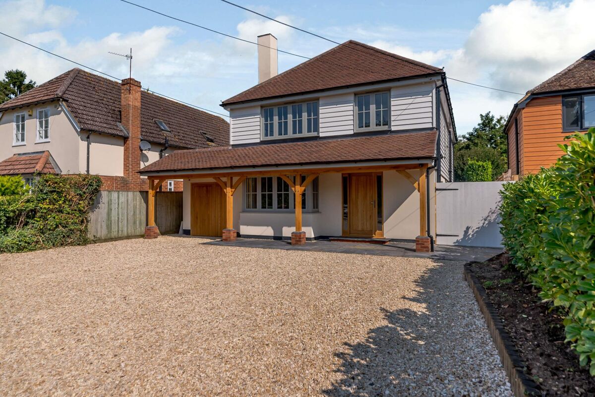 house for sale in Chalkhouse Green Road, Kidmore End, Reading