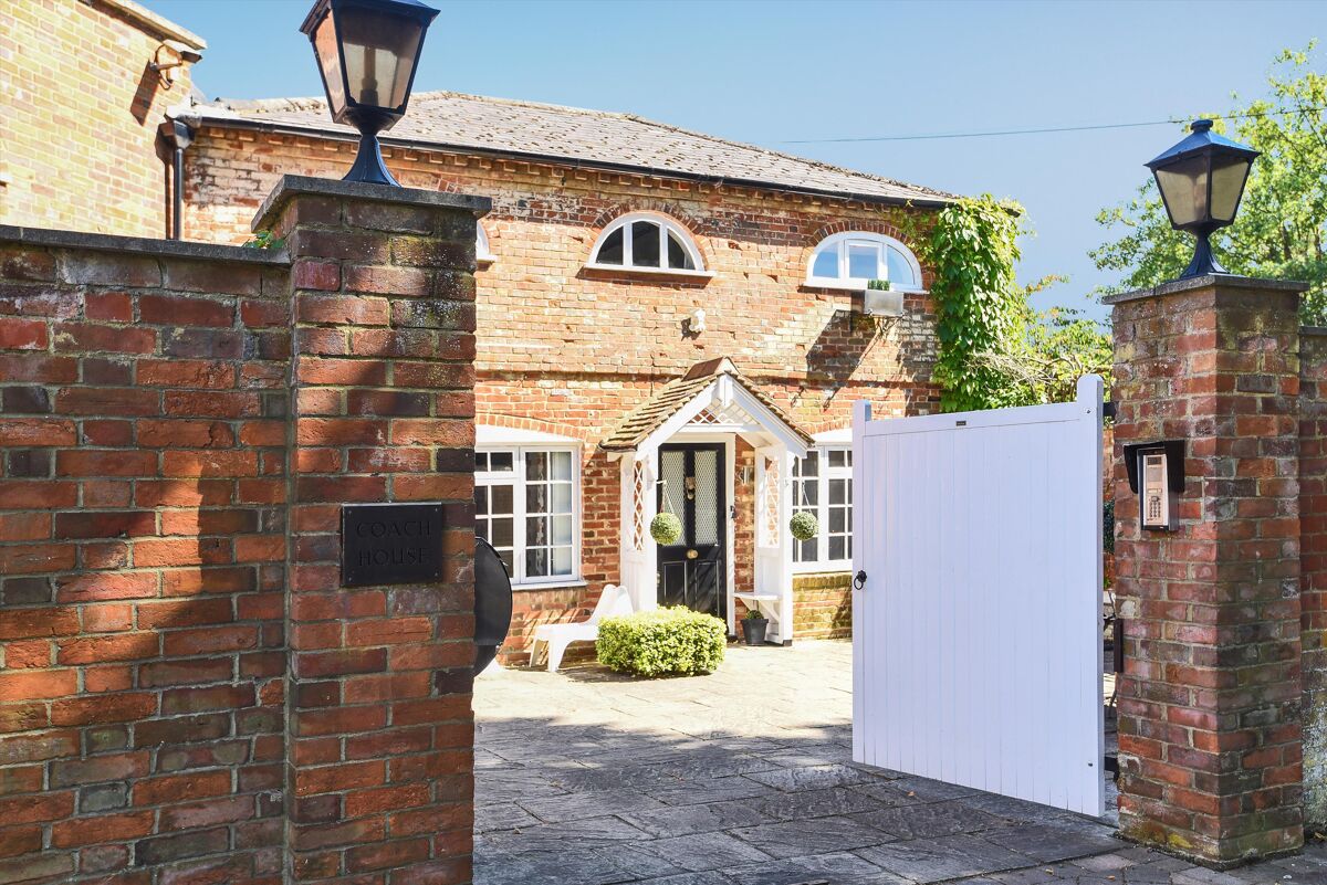 house for sale in High Street, Twyford, Reading, Berkshire, RG10