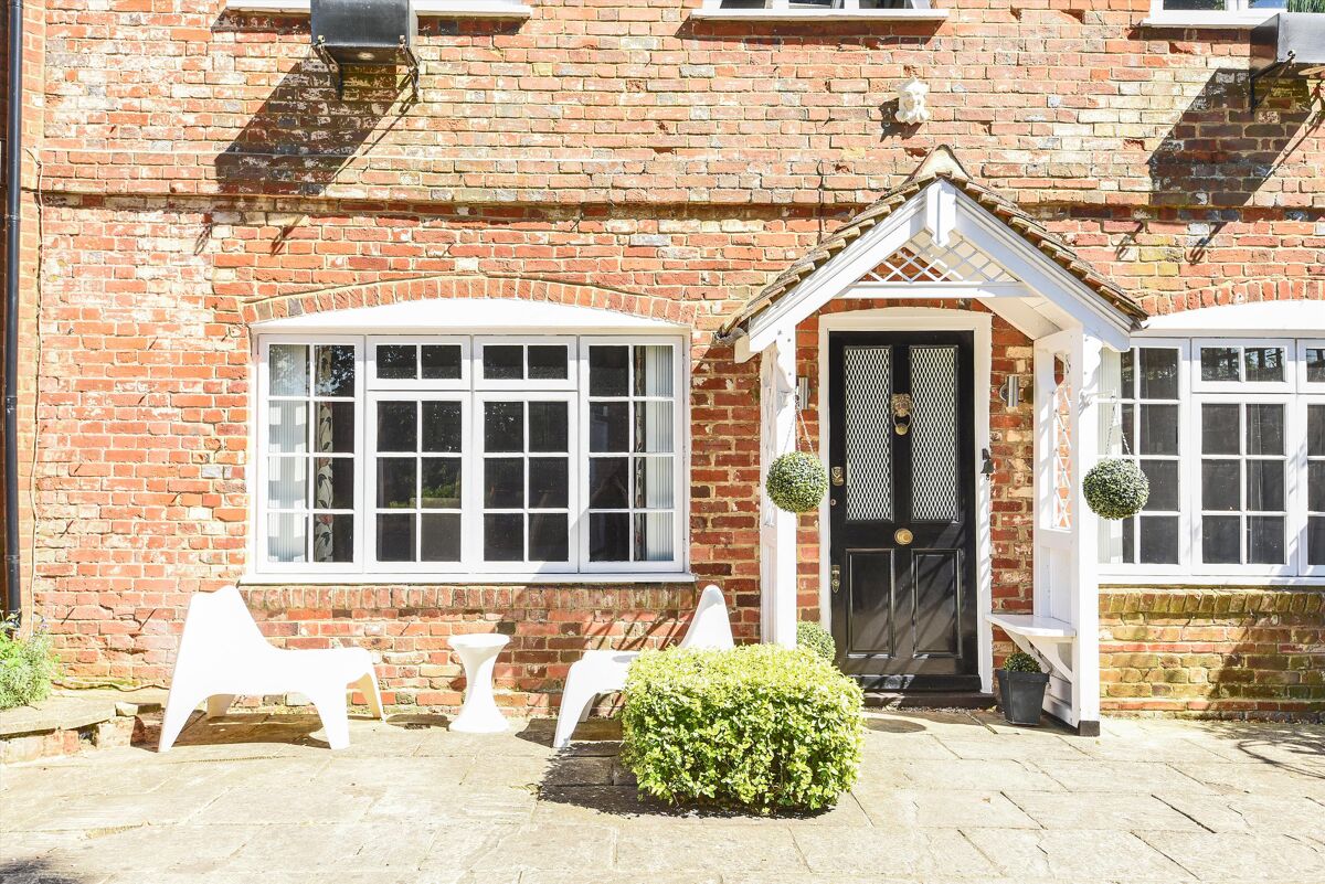 house for sale in High Street, Twyford, Reading, Berkshire, RG10