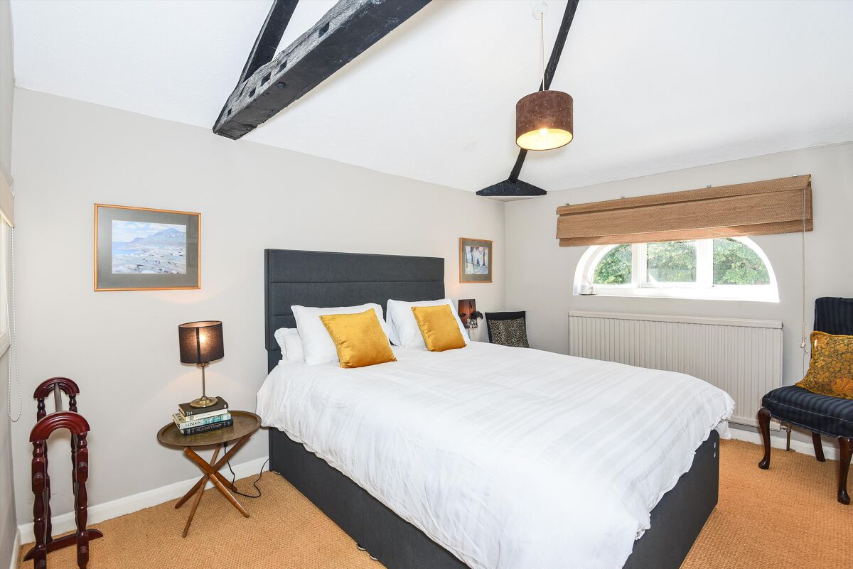 house for sale in High Street, Twyford, Reading, Berkshire, RG10