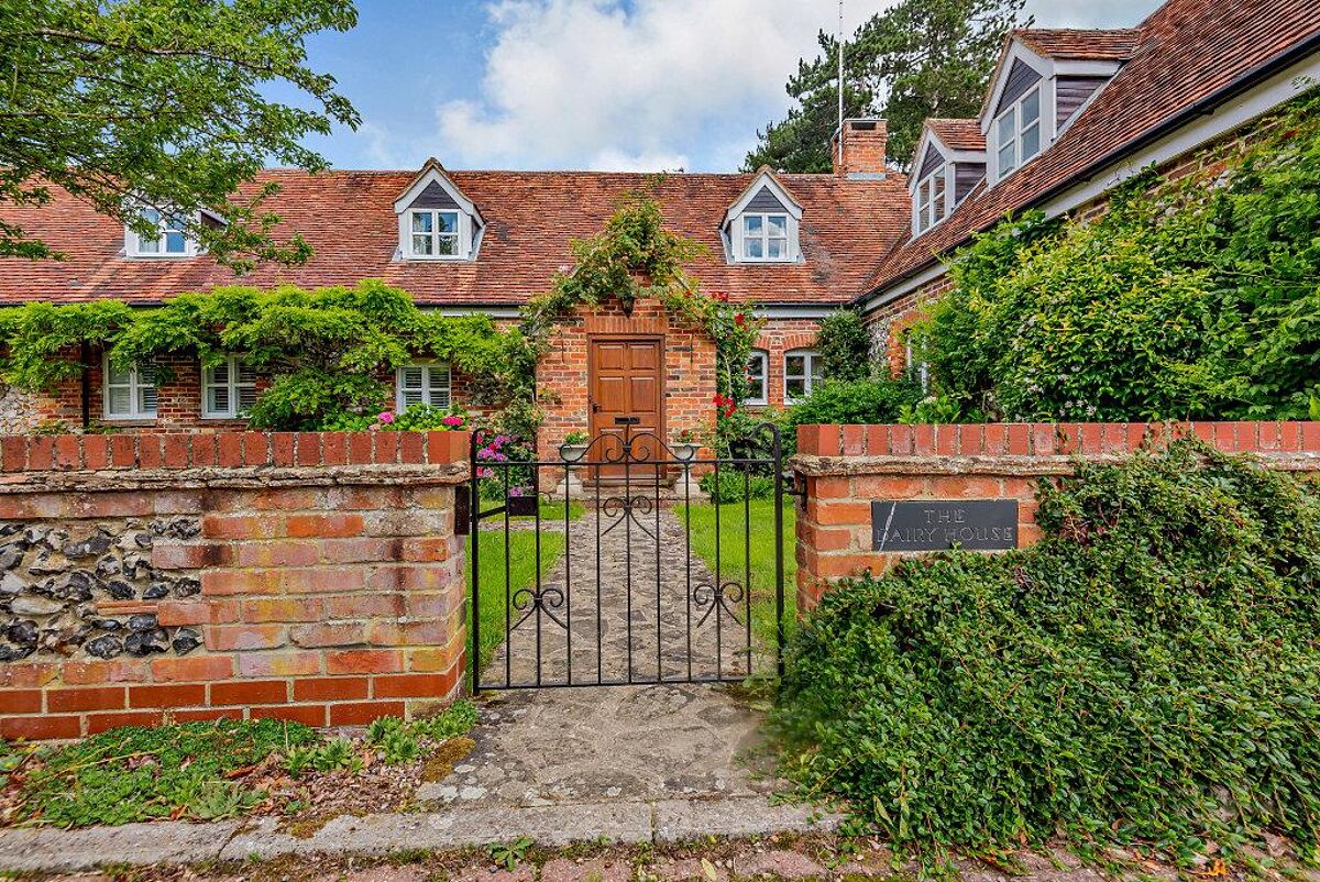 house for sale in Marlow Road, Fawley, HenleyonThames, RG9