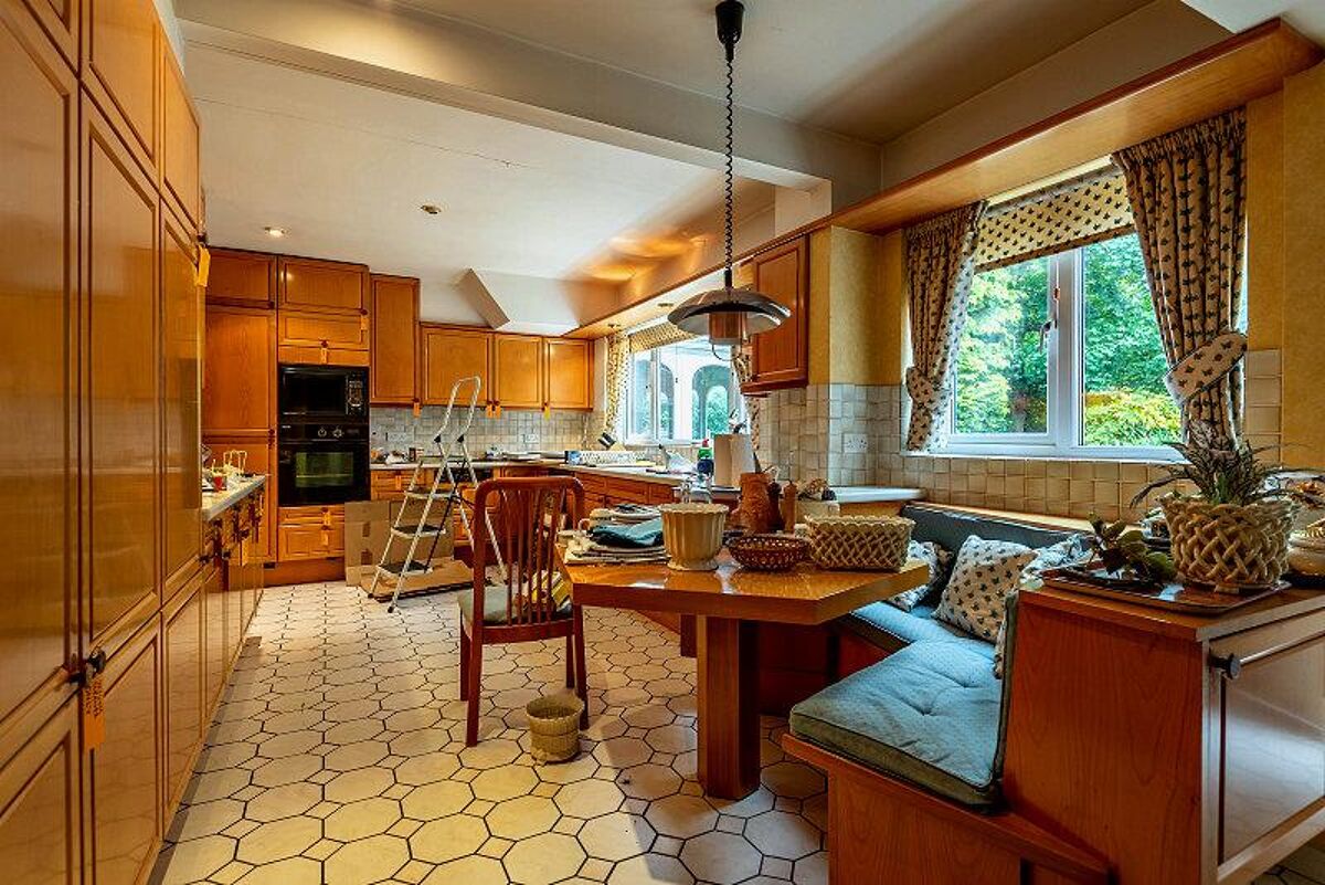 house for sale in Leicester Close, HenleyonThames, Oxfordshire, RG9 HOT012091619 Knight Frank