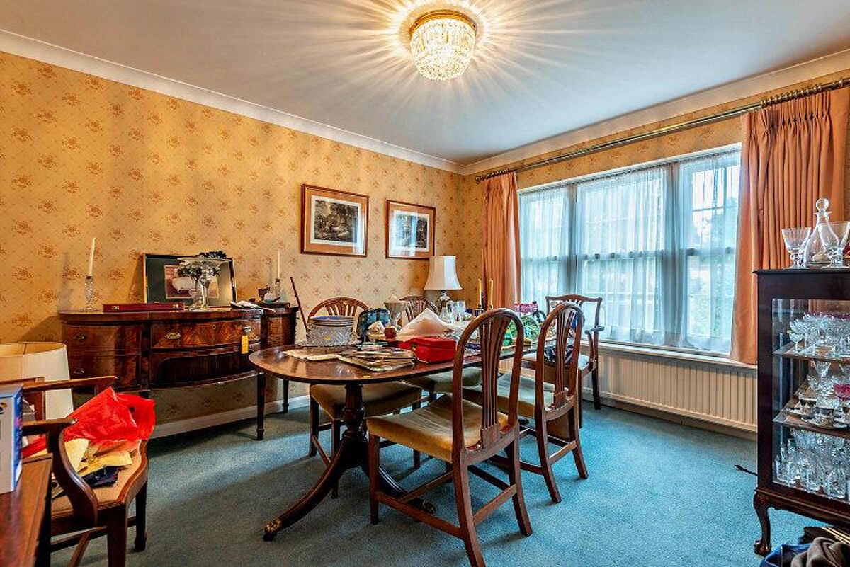 house for sale in Leicester Close, HenleyonThames, Oxfordshire, RG9 HOT012091619 Knight Frank