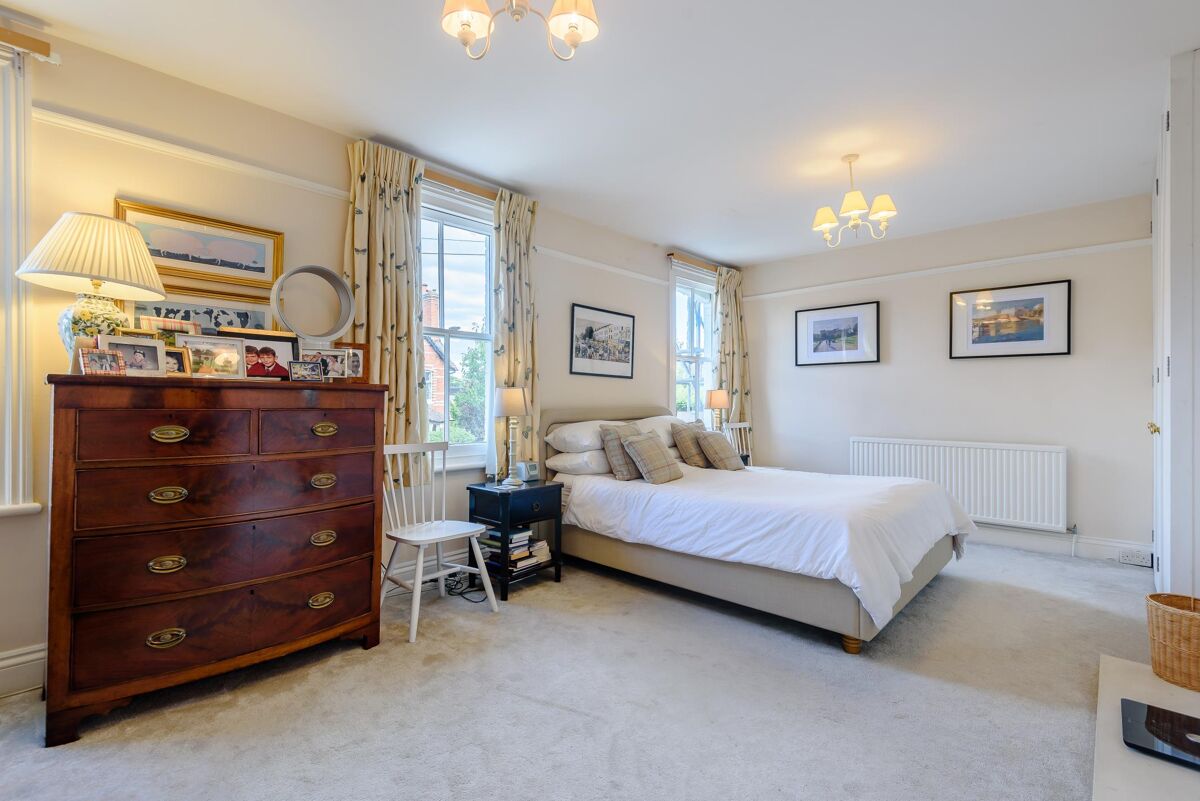 house for sale in Vicarage Road, HenleyonThames, Oxfordshire, RG9 HOT012091911 Knight Frank