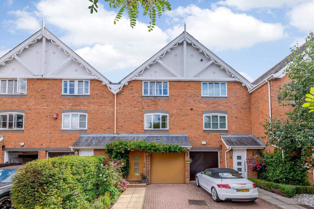 house for sale in Boathouse Reach, HenleyonThames, Oxfordshire, RG9 HOT012093596 Knight Frank
