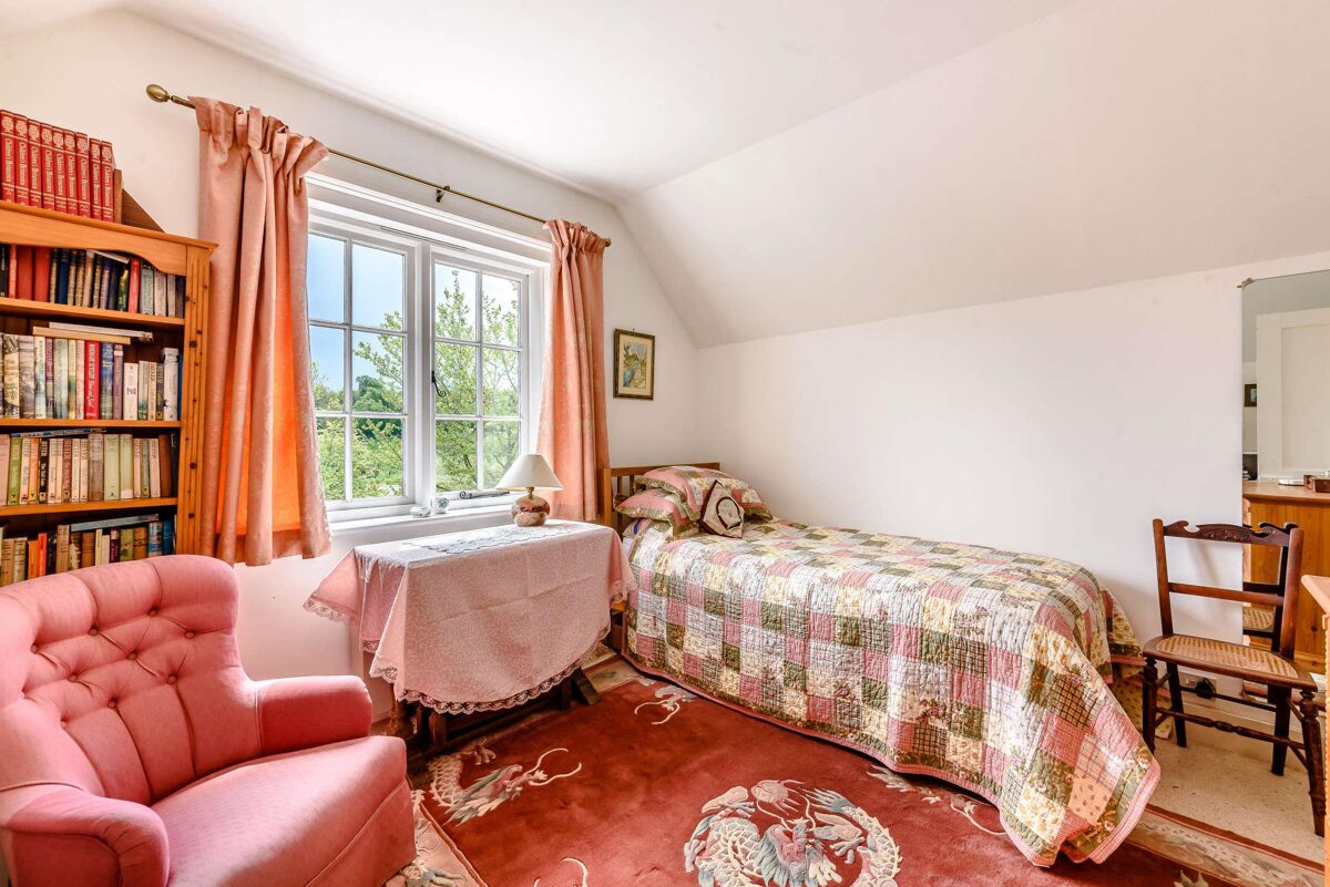 house for sale in Reading Road, Lower Basildon, Reading, Berkshire, RG8 HOT012111237 Knight