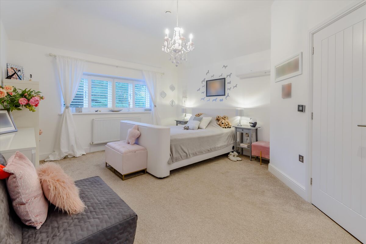 house for sale in Chiltern Road, Peppard Common, HenleyonThames