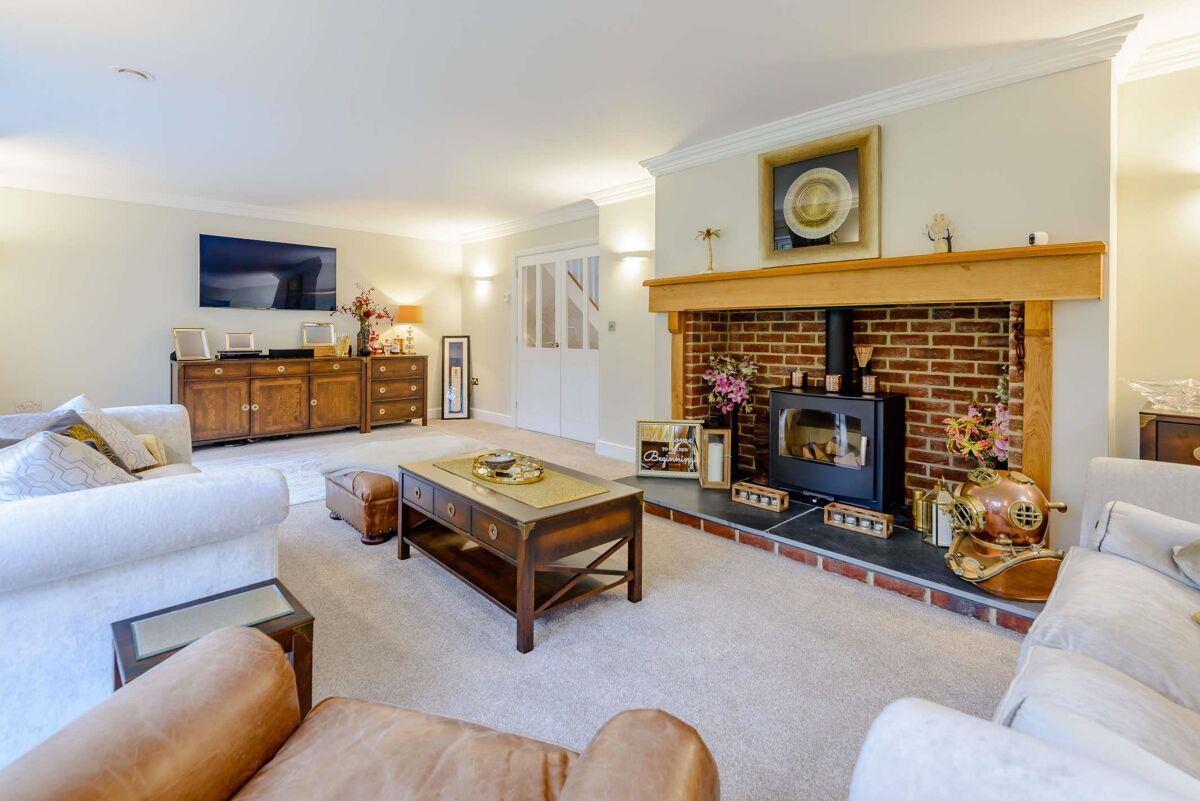 house for sale in Chiltern Road, Peppard Common, HenleyonThames