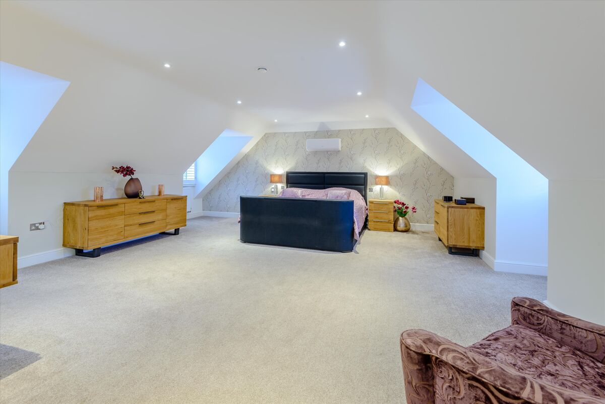 house for sale in Chiltern Road, Peppard Common, HenleyonThames