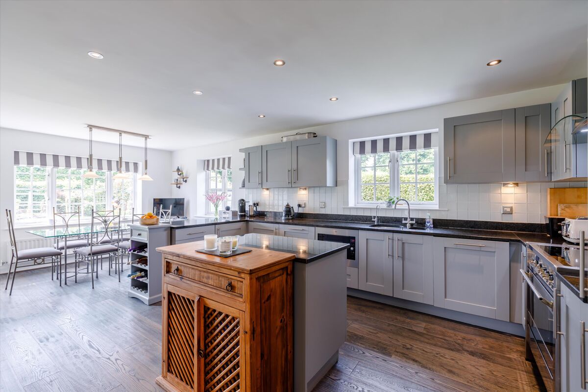 house for sale in Oakley Court, Benson, Wallingford, Oxfordshire, OX10